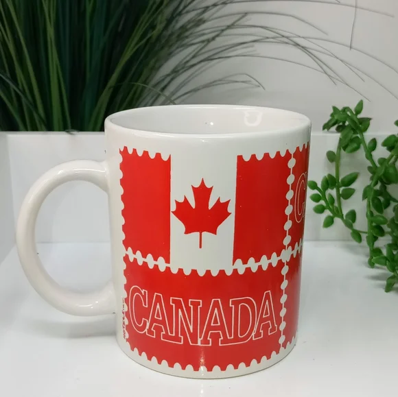 Canada Maple Leaf Mug - Picture 3 of 4